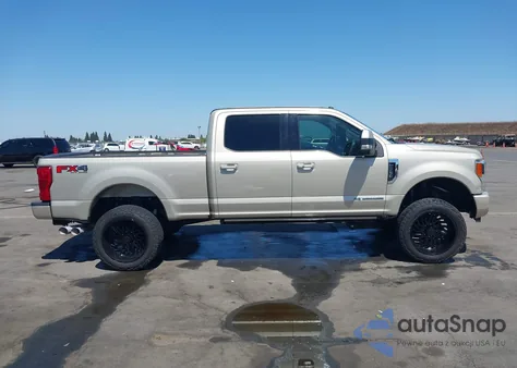 2017 Ford F-250 Lariat z USA, uszkodzony, nr VIN 1FT7W2BTXHEF49493